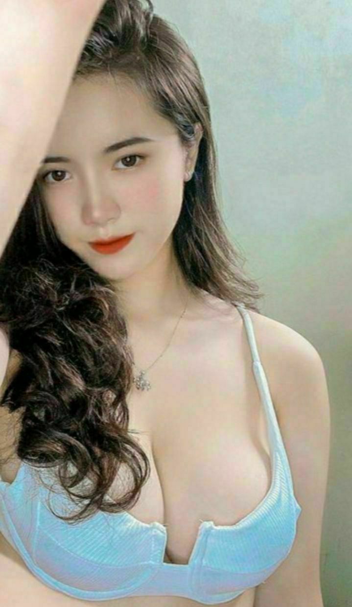 Bầu ngực em làm bao nhiêu tinh binh gục ngã